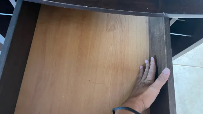  Móvel com rodas 