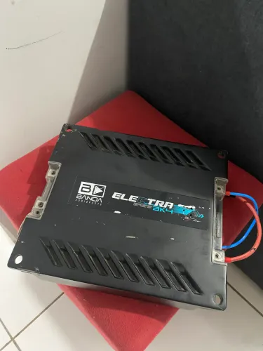 Banda 3000 W RMS,