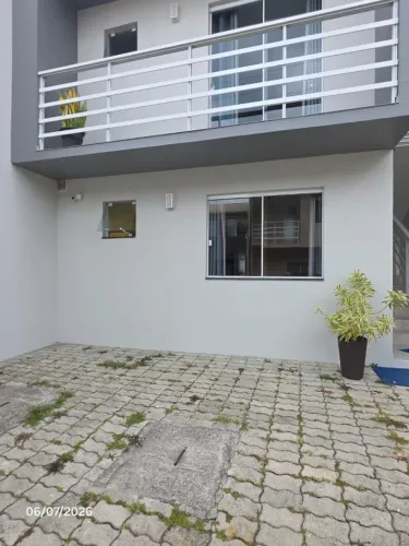 ALUGO STUDIO NA ARMAÇÃO,  FLORIANÓPOLIS  LOCALIZAÇÃO PRIVILEGIADA A 130m DA PRAIA.