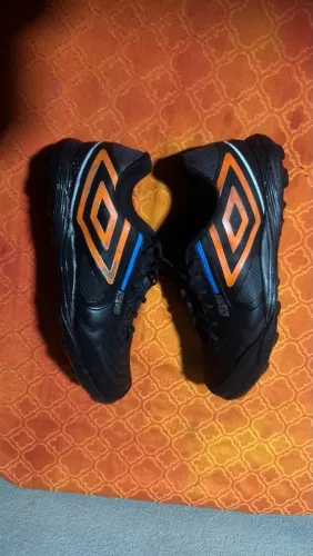 CHUTEIRA UMBRO PRO 5 BUMP CLUB SOCIETY
