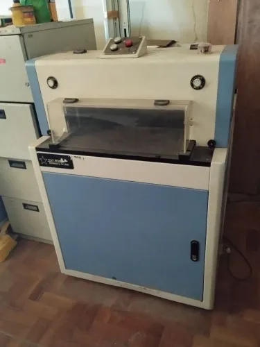 Guilhotina pneumática