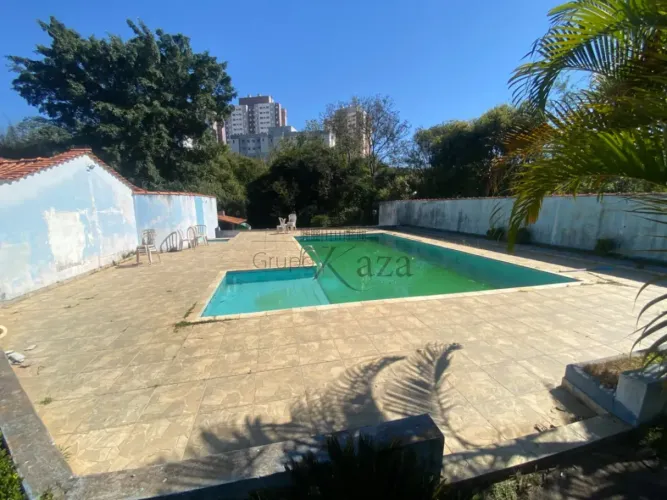 Chácara - Santa Hermínia - 5 Dormitórios - 5.857,94m² - Aceita Permuta.