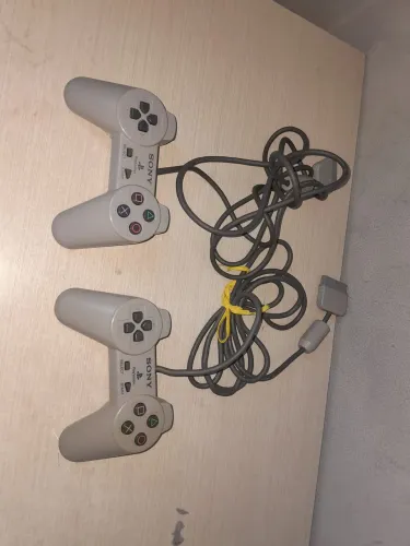 Vendo Playstation 1 usado mais semi novo