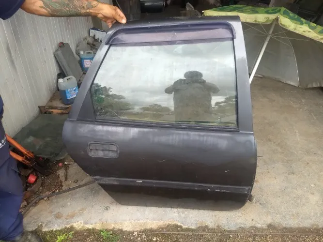 Porta traseira lado direito (passageiro) Vectra e Astra 95 Whatsapp 41 9  *