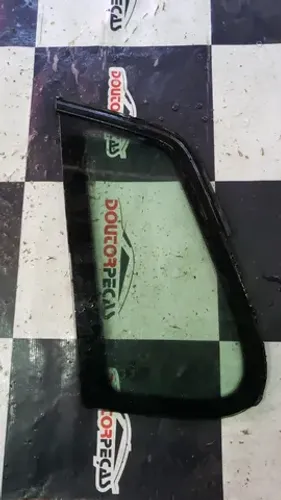 Vidro Vigia Traseiro Esquerdo Volkswagen Gol G4/G5 4 portas