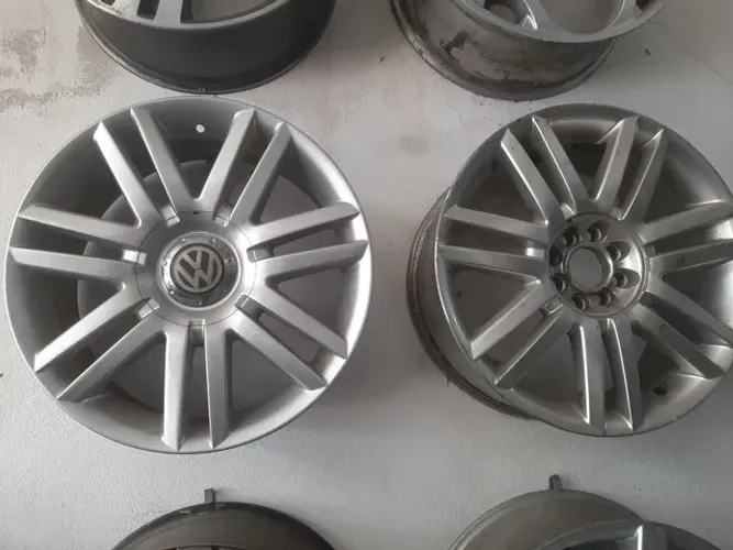 Roda aro 17 Estrela Prata Krmai Renault Sandero jogo multi furo