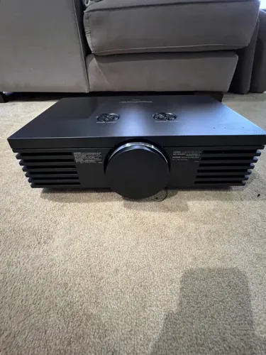 Projetor Panasonic PTAE 4000 