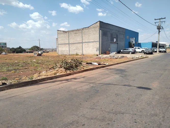 Área Comercial com 700m² - Oportunidade!