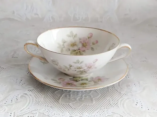 Delicado Consomê Em Porcelana Alemã Bavaria - Xícara De Chá
