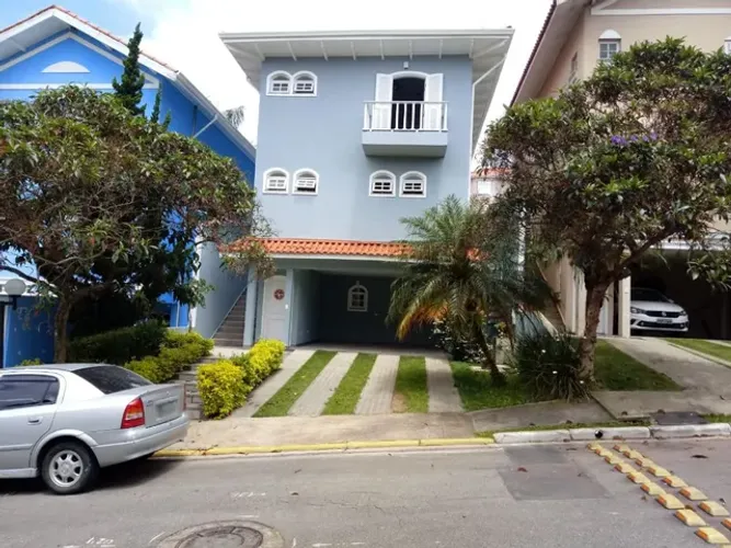 Casa com 4 dormitórios à venda, 240 m² por R$ 1.390.000,00 - Granja Viana - Cotia/SP