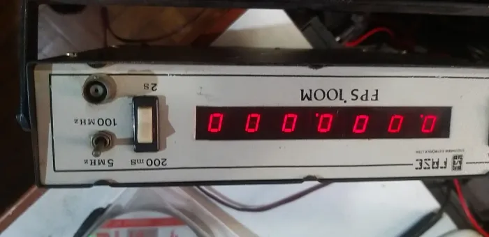 Frequencimetro FASE 5/100 MHz, sua bancada/LAB merece! LEiA!