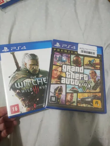 The witcher wild Hunt 3 de PS4  e GTA V novo lacrado