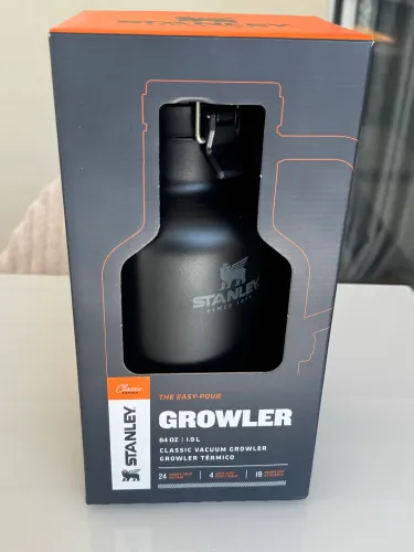 GROWLER TÉRMICO CLASSIC STANLEY MATTE BLACK | 1.9L - LACRADA
