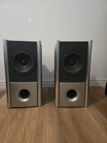 Par de Subwoofer ativo Japonês Nakamichi Soundspace 10 400W saida 5.2