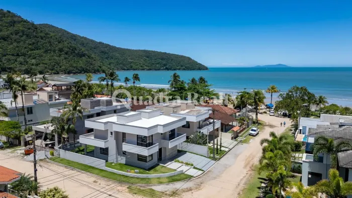 Casa em condomínio fechado em Ubatuba