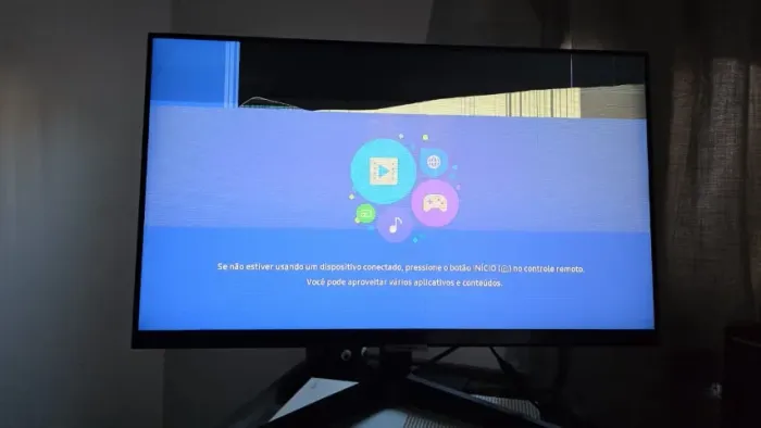  Smart Monitor Samsung M5 - Modelo S24AM506NL ( trincada)