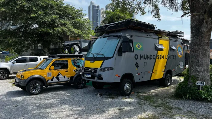 Motorhome Marcopolo Volare V8L 4x4 2023 único dono