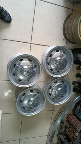 RODAS+CALOTAS 4 FUROS ARO 15 MEXICANA PRO FUSCA BRASÍLIA VARIANT BUG BAJA PUMA 