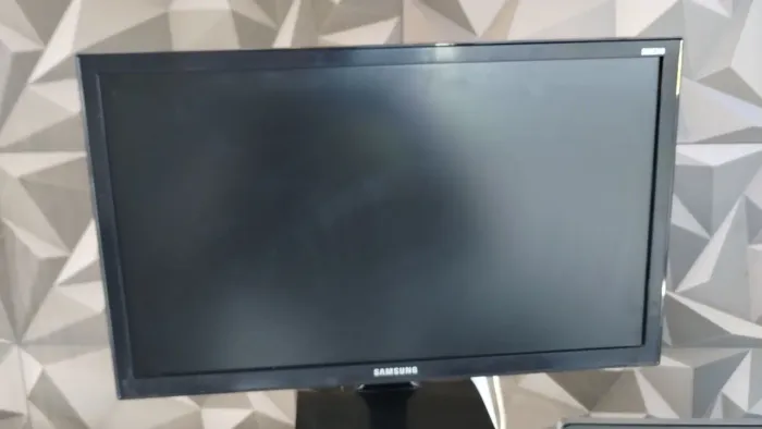 Monitor Samsung 22 com HDMI 75hz