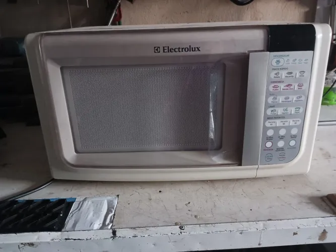 Microondas Eletrolux 23L