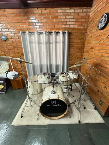 Bateria Michael Completa - Ótimo Estado!