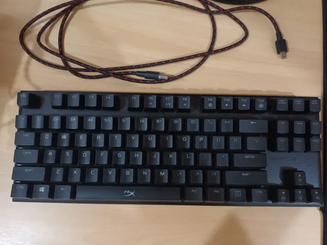 Teclado HyperX alloy fps pro