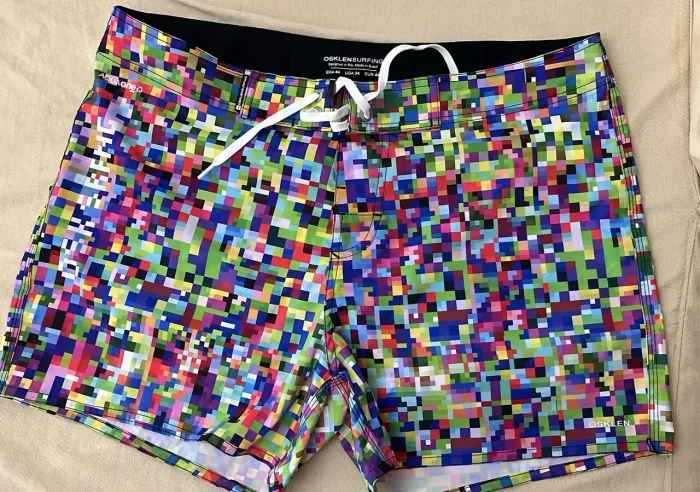 Shorts de Praia OSKLEN Pixelado Colorido