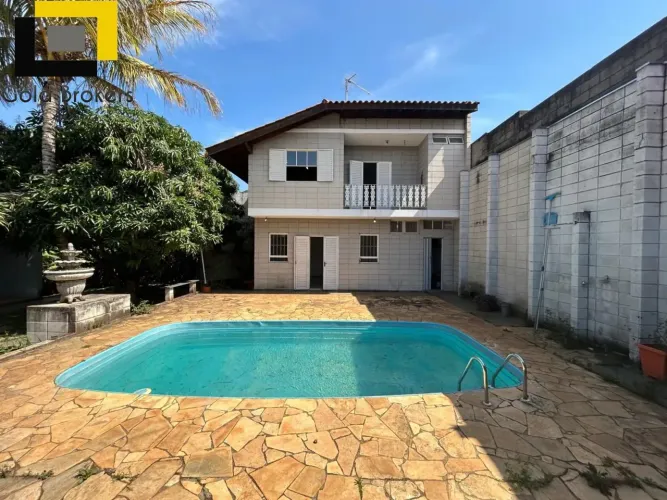 CASA DE 536M² DE ÁREA CONSTRUÍDA COM 4 DORMITÓRIOS E EDÍCULA NO CONDOMÍNIO JARDIM EUROPA E