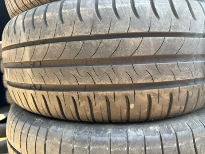 Pneu Michelin 195/55/16 de  95 % vida útil