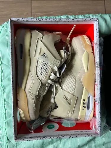 Nike air jordan 4 off white