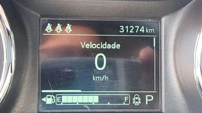 Vendo Tracker 2024, único dono. Super conservado. Tudo feito em concessionária. 