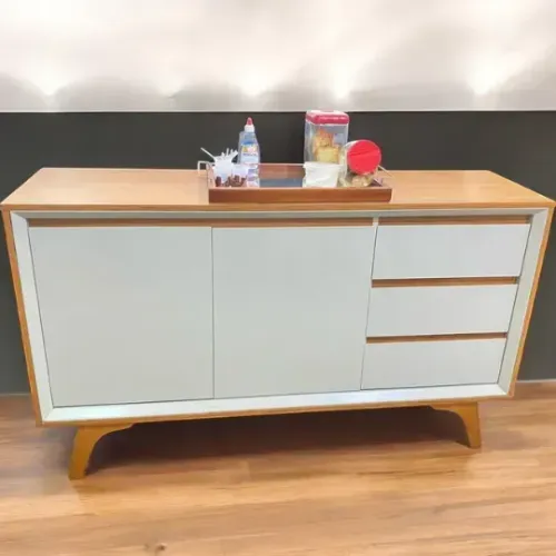 Receba em 24h, frete incluso! Buffet 100% MDF 137cm de largura, 2 portas e 3 gavetas 