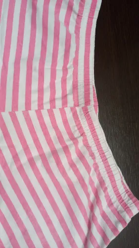 Shorts listrado rosa e branco