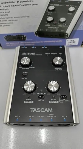 INTERFACE DE AUDIO TASCAM US-122  TOP SEMI-NOVO 