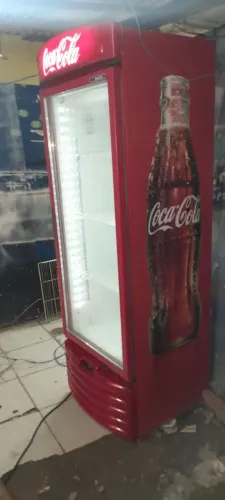 Freezer e esposito da coca cola