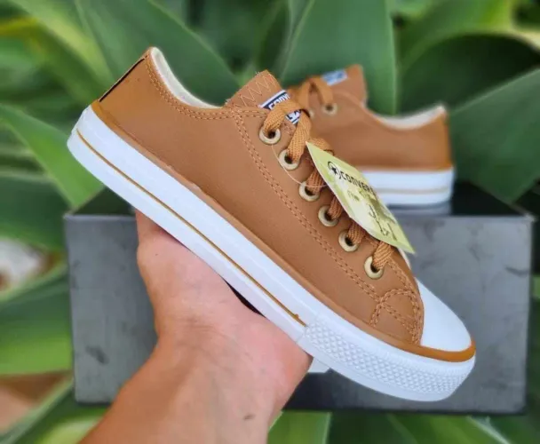 Tênis Converse Marrom