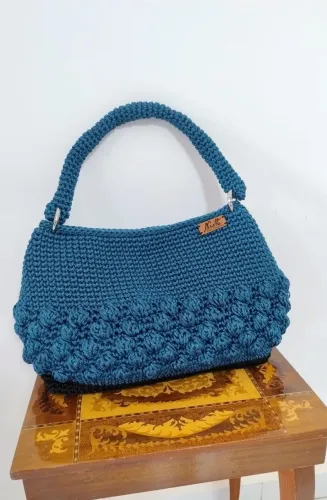 Bolsa de crochê moderno