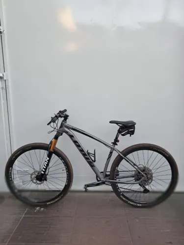 MONTAIN-BIKE, ALTO PADRÃO, LEIAM: