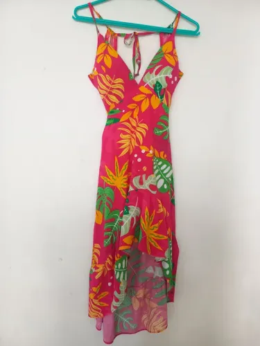 Vestido Floral Pink - Tamanho M - SEMINOVO (usado apenas uma vez)
