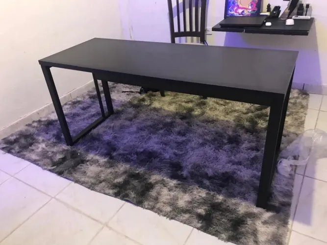 Mesa de Escritório Moderna cor preta 