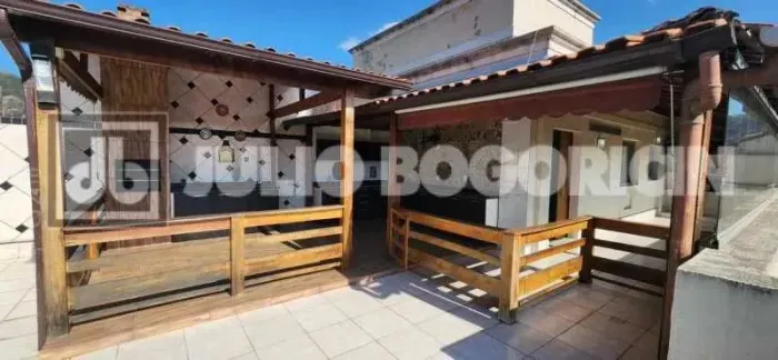 Apartamento : / Residencial / Praça Seca