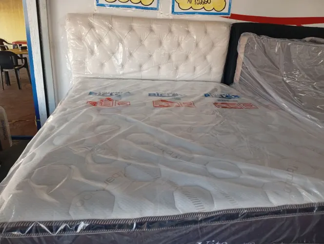 Cama Queen D33 Cabeceira Estofada - Conforto e Elegância