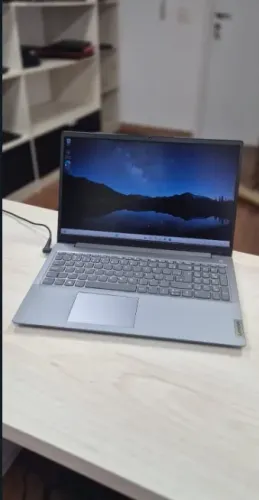 Notebook Lenovo Ideapad 3I i5 11TH 8GB SSD256 Semi novo