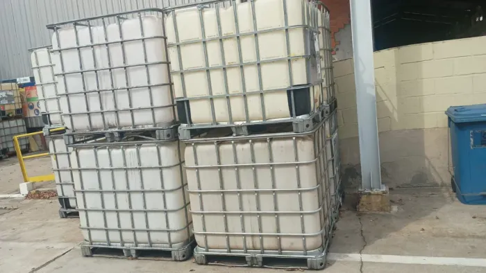Ibc de 1000 litros ótimo pra armazenamento de produtos etc
