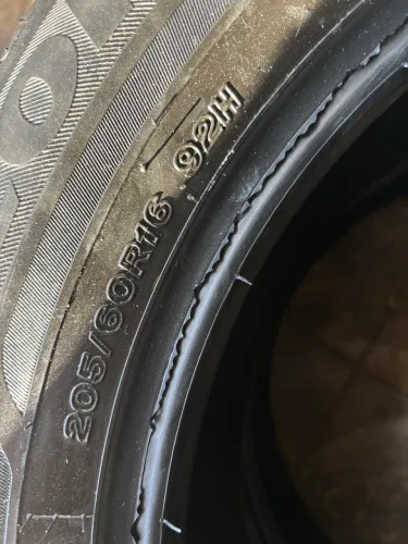 Par(dois) pneus 205/60/16 Bridgestone Ecopia EP150 60-70% de borracha 