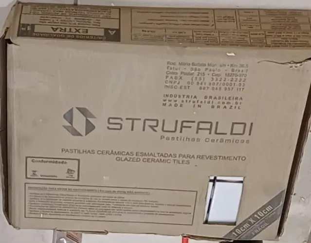 1,95m2 de Pastilhas cerâmicas - Strufaldi - 10x10 - Cor branca