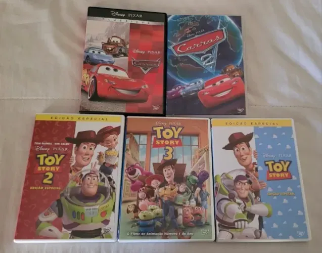 Kit de DVDs de filmes da Disney por 80 reais