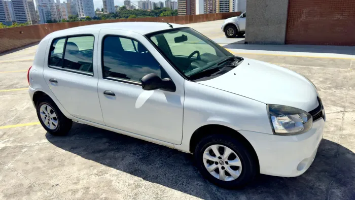 Renault Clio exprss 1.0 completo 2015 finacio ou à vista