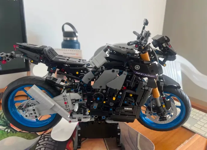 Kit Blocos de montar moto MT-10 SP Yamaha - 1478 peças (Compatível com Lego)