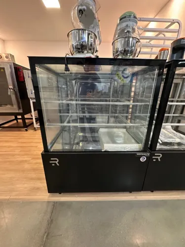 Vitirne padaria fria 1M titanium premium - refrimate 